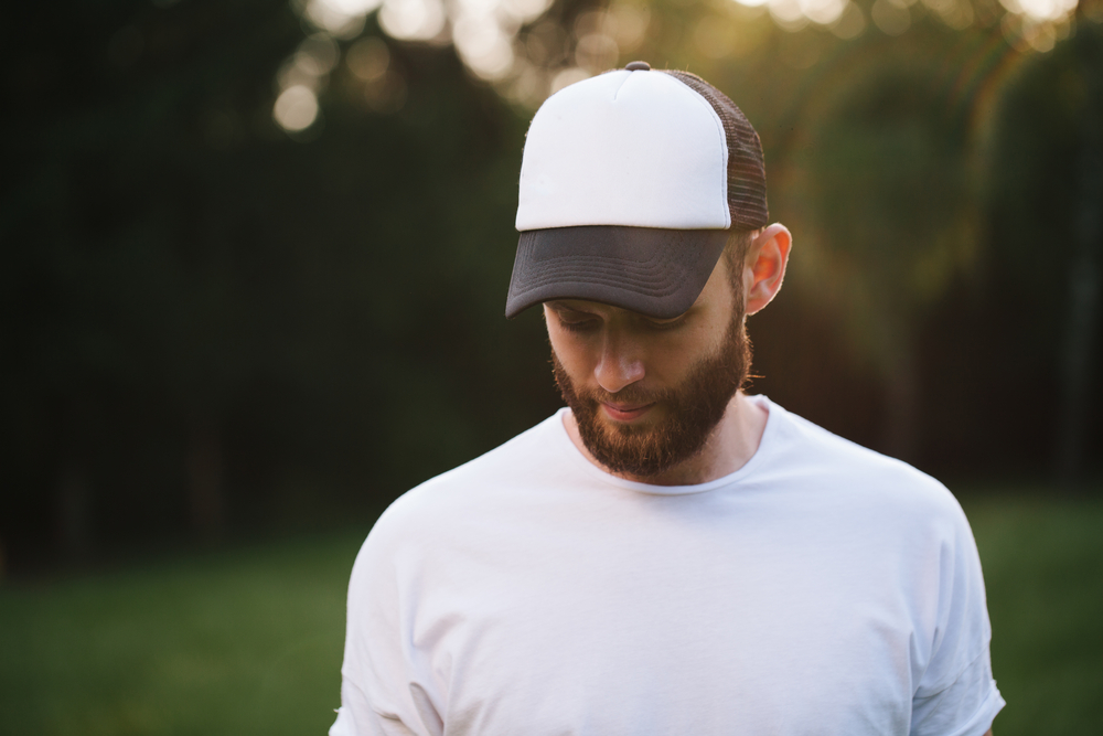 Headgear for beard wearers: The baseball cap